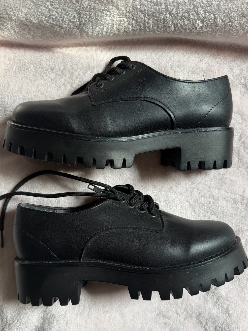 ANDREA FENZI Black Leather Lug-Sole Oxford